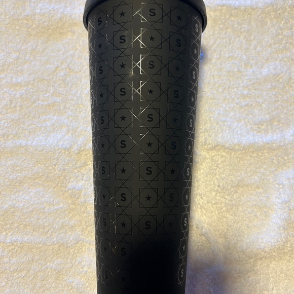 Matte black Starbucks trenti cup - Picture 2 of 5